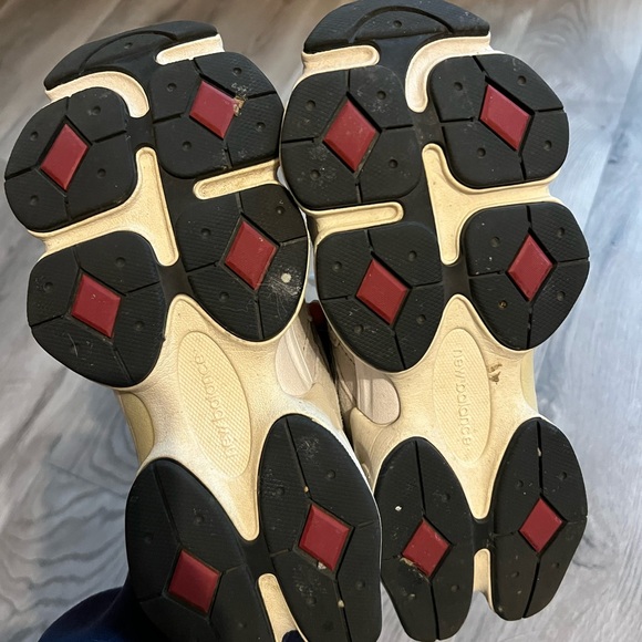 New Balance Cream and Gray Athletic Shoes - Picture 4 of 7